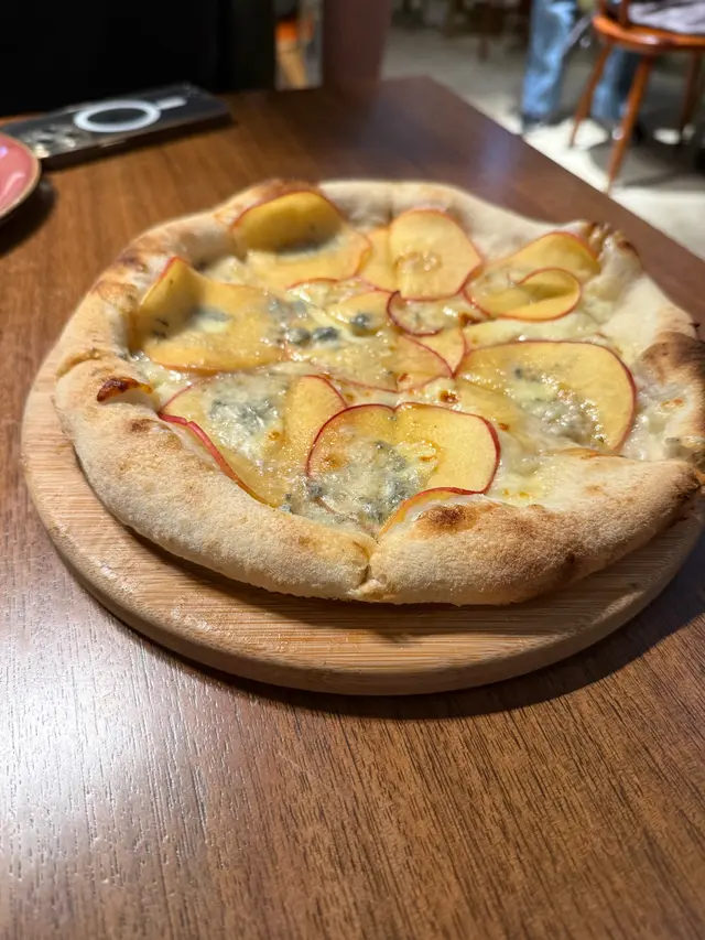 藍芝士蘋果薄餅