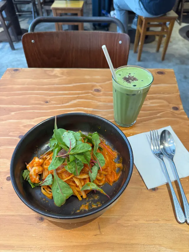 Prawn Pasta & Matcha Lattee