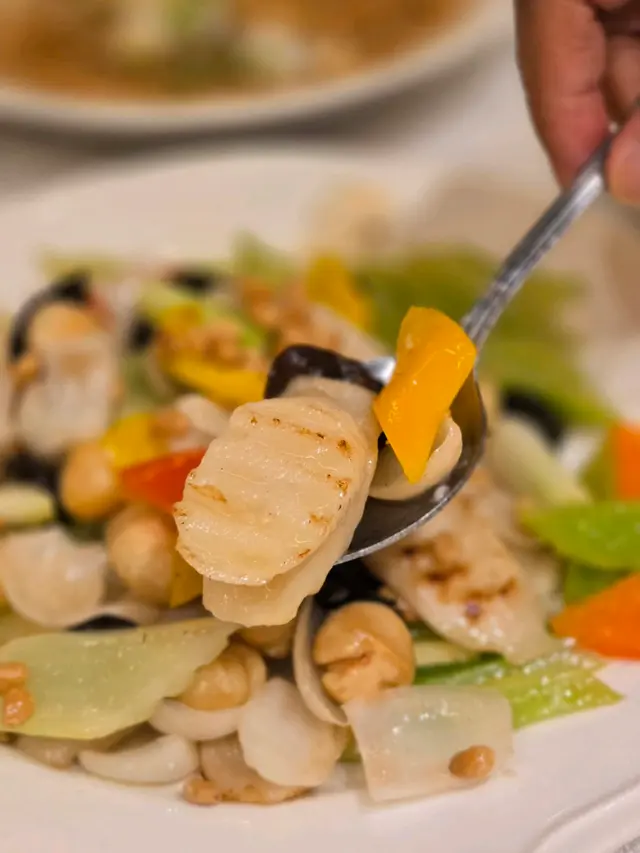 夏果松子鮮百合西芹炒淮山片