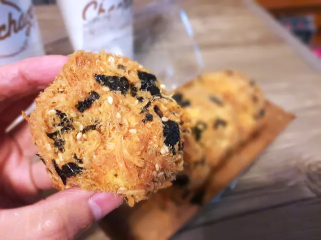 紫菜肉鬆小貝