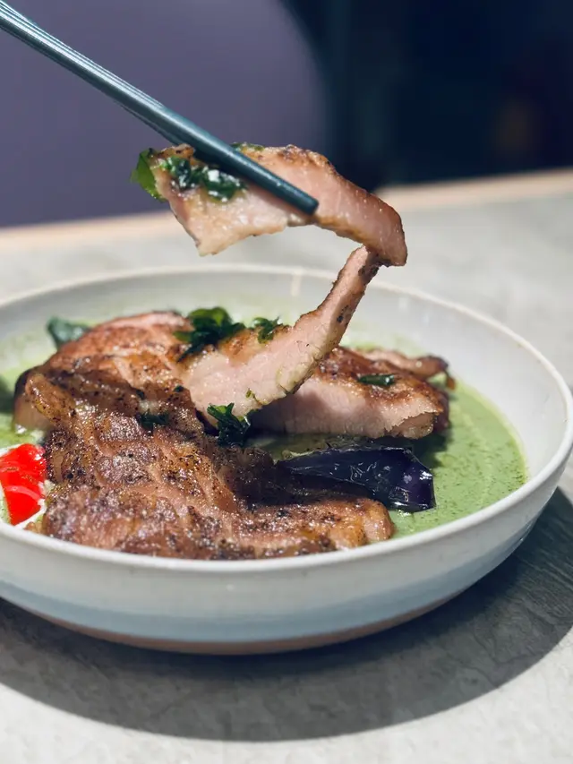 椰香青咖喱配豬頸肉