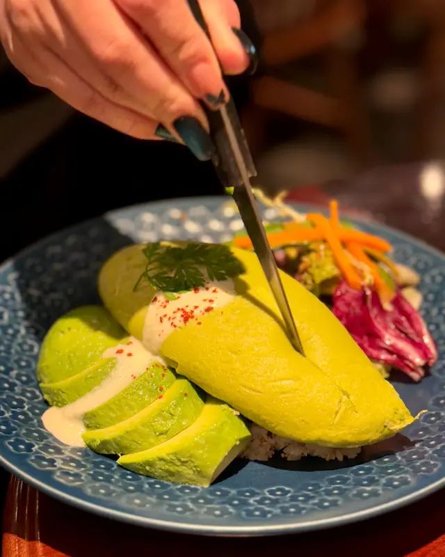 若葉香氣牛油果蛋包飯
