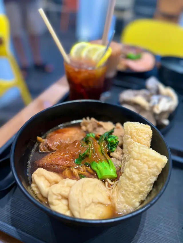 自選麵(微咖喱辣 + 炸響鈴 + 雞翼 + 肥牛 + 魚腐 + 出前一丁)