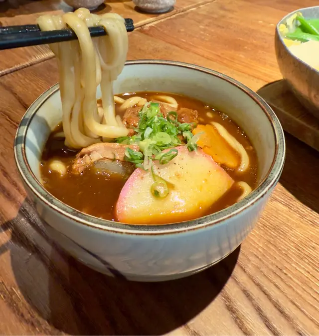 黑咖喱湯豬軟骨稻庭鳥冬