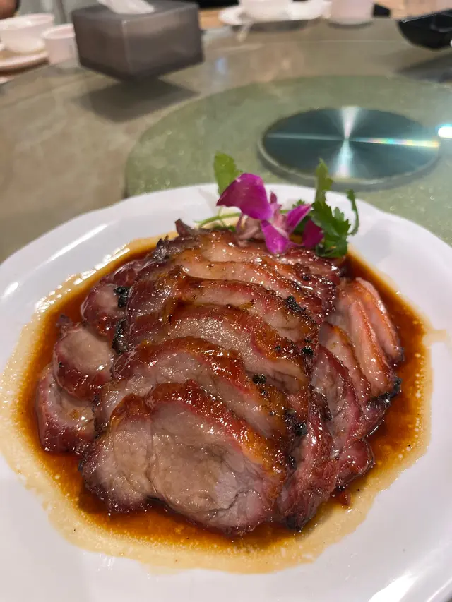 叉燒，都係招牌菜之一，平時唔喜歡食冇肥肉嘅叉燒，但係呢個例外因為就算佢冇乜肥，但係都非常嫩口同埋燒得好香