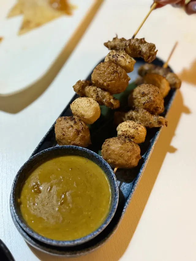 素食串燒拼盤配秘製沙嗲醬