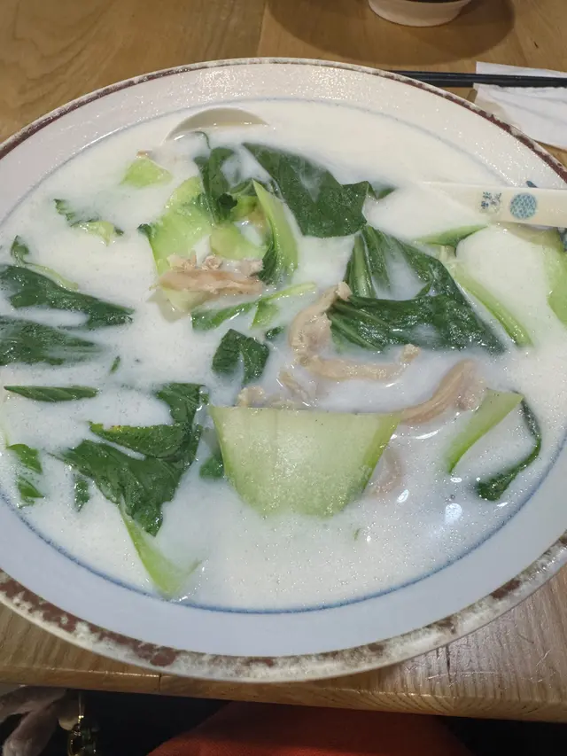 嫩雞白布湯闊麵套餐