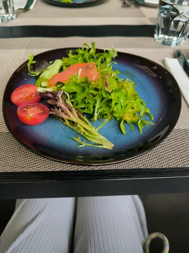 煙三文魚沙律