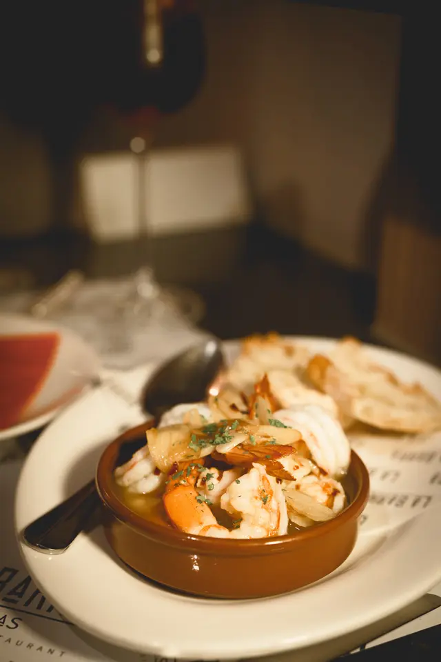 Gambas al ajillo (Garlic prawn)