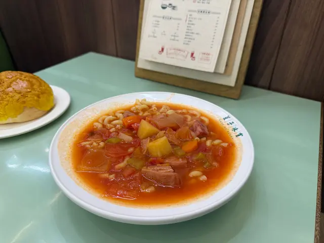 餐肉粒鮮茄湯通粉