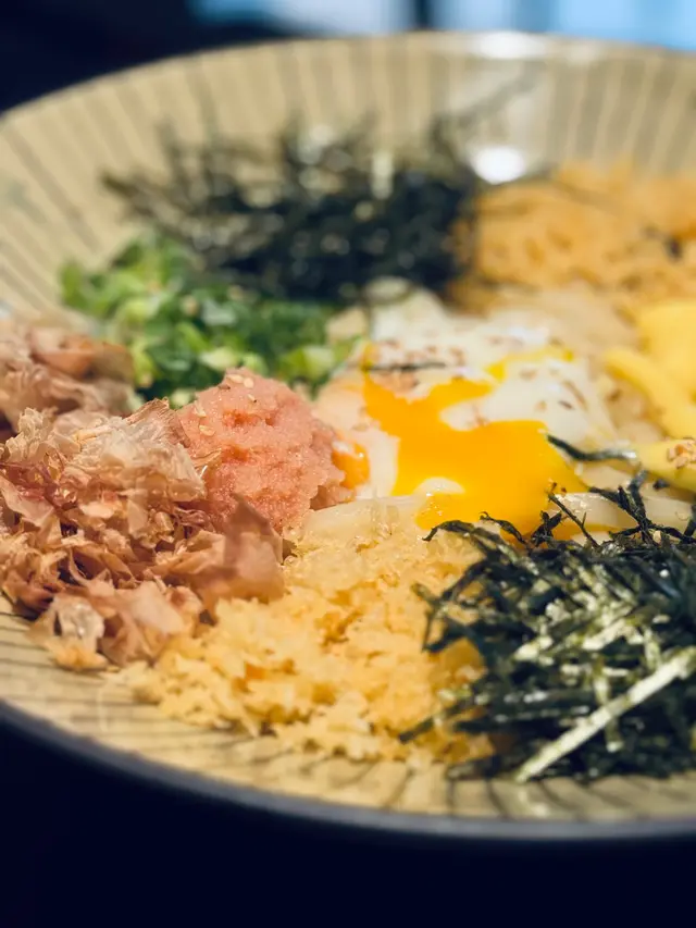 明太子牛油拌自家製熱烏冬