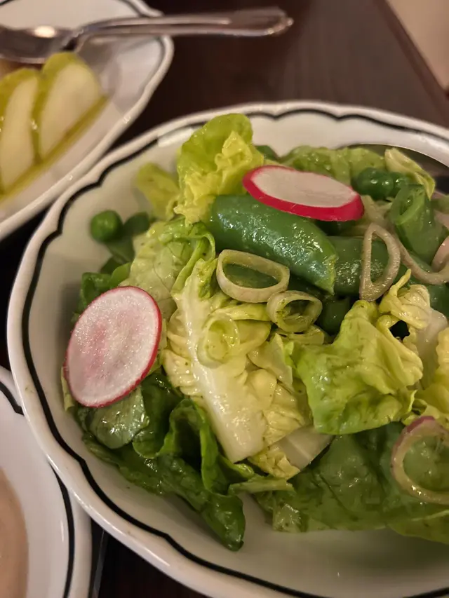 牛油生菜沙律配時令蔬菜及香草醬 🥗