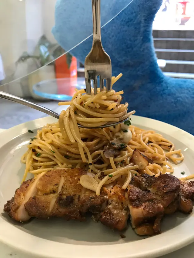 Garlic Chilli with Chicken and Aioli