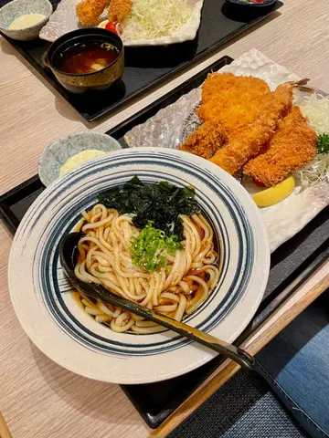 鸡扒大虾生蚝热稻庭乌冬定食