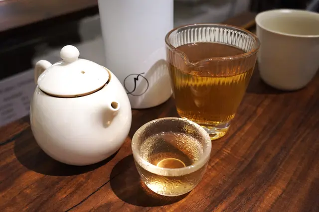 嫩芽草本拼配茶