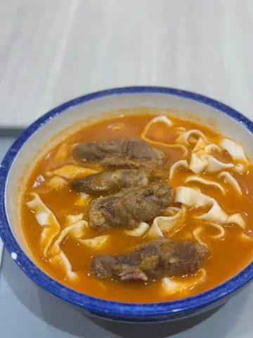 慢煮牛肋条刀削面