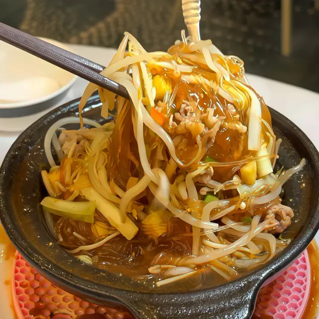 沙爹金菇肥牛煲