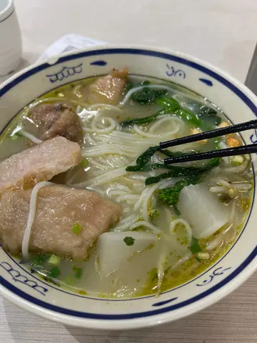 猪扒猪颈肉米线