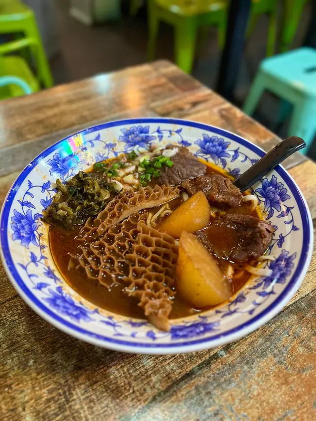 紅燒牛肚牛肉麵