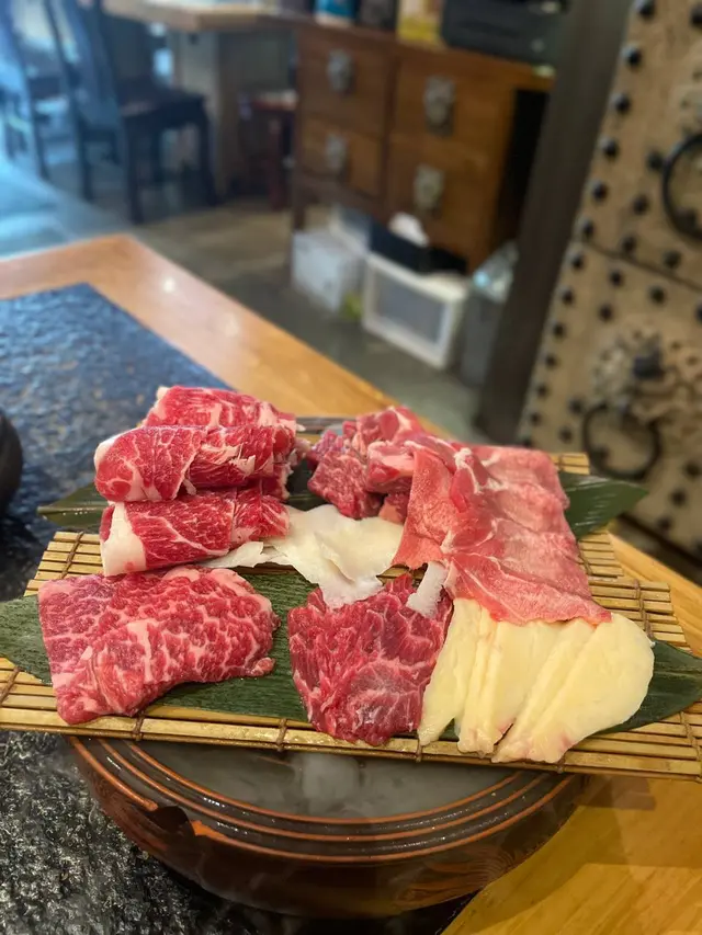 大滾友牛肉拼盤