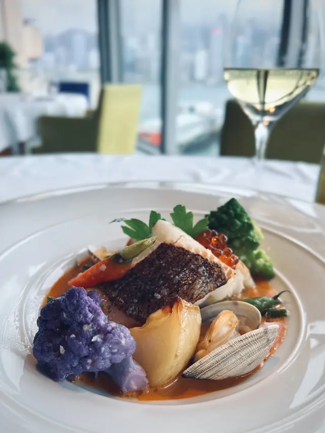 焗比目魚、炒蜆肉、龍蝦汁