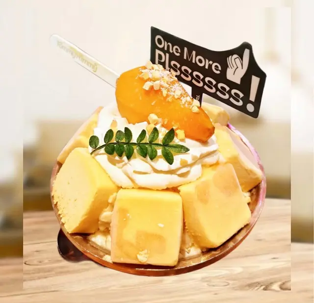 Tommy Yummy🔍🖇
📍中環威靈頓街98號翡翠中心1樓📍

做完運動隨機搵咗間人氣泰國菜，見天氣咁熱就試咗佢個芒果乳酪疊疊冰($118)，兩樣配搭都係我嘅最愛🥭原本諗住佢啲野食得個樣🫣點知好好食呢😍！

我最大評分嚟啦～甜度岩岩好，好岩我呢啲唔鍾意太甜嘅人，而且係成舊芒果送過嚟，大癲呀。不過我太心急，第一啖咬落去牙仔都痺埋😆，雖然$118食個冰偏貴，但呢個份量絕對夠2-3人食，最後仲食淨咗小小小小…（太凍啦🫣）！