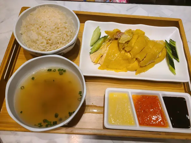 馬六無骨海南雞飯