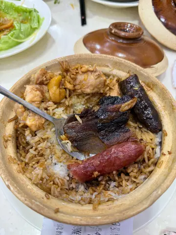 腊味滑鸡煲仔饭