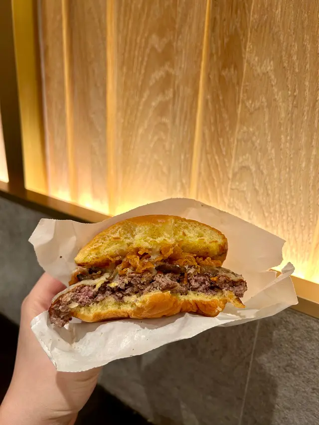 蒜香蘑菇牛肉漢堡