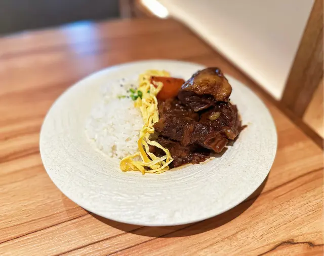 韓式燉牛肋骨配飯