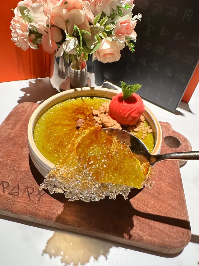 Pistachio creme brulee