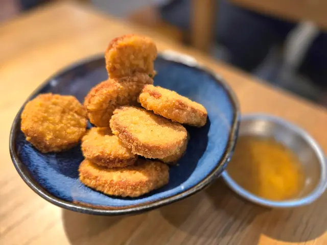 不可能黃金脆雞塊配自選醬汁