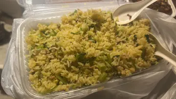 酸豆角辣肉碎炒飯