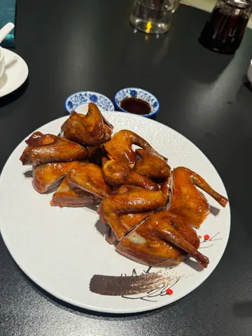 紅燒脆皮乳鴿