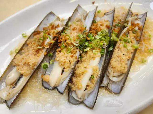 蒜蓉粉絲蒸蟶子皇