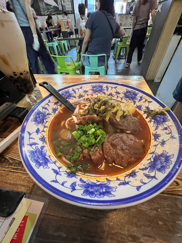 招牌紅燒牛肉麵