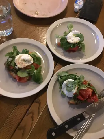 Tomato  &  burrata  cheese  salad  