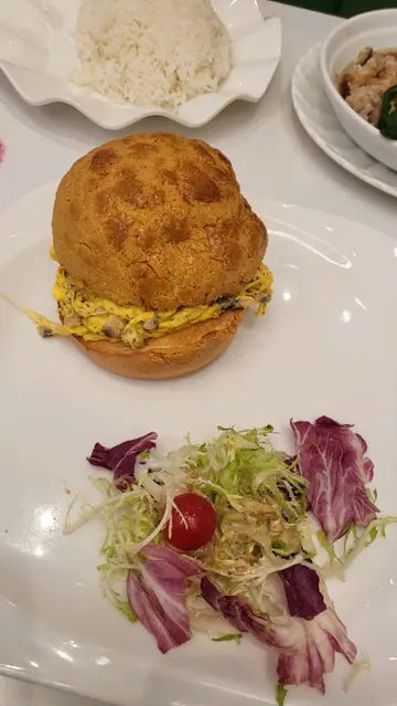 黑松露炒蛋 菠萝包餐