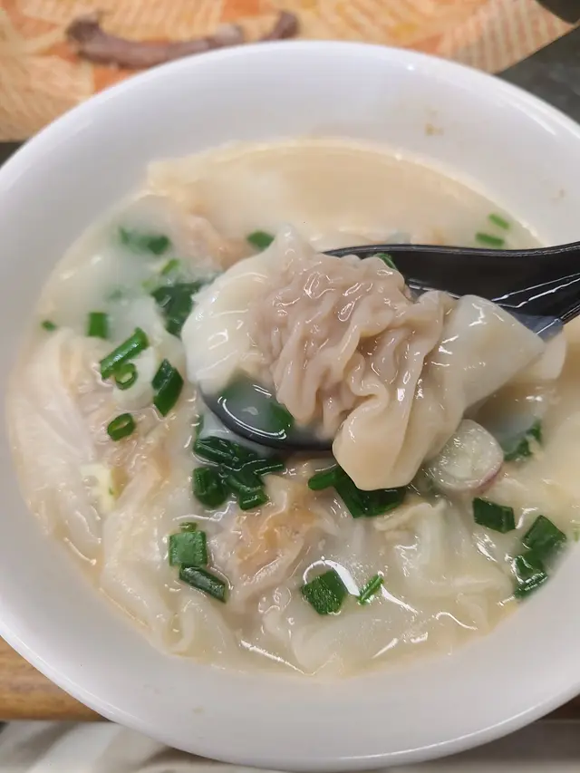菜肉餛飩