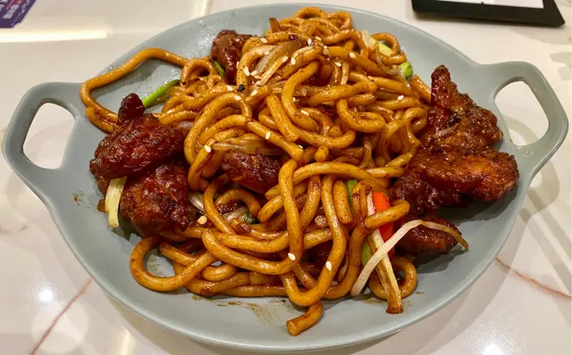 XO醬豬扒炒烏冬