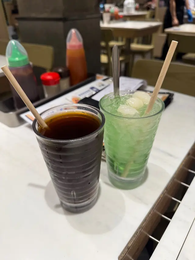 飲品跟正價食物有折扣
五花茶原價$11
七喜龍眼冰原價$25