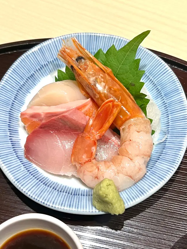 稻庭烏冬配和牛丼御膳