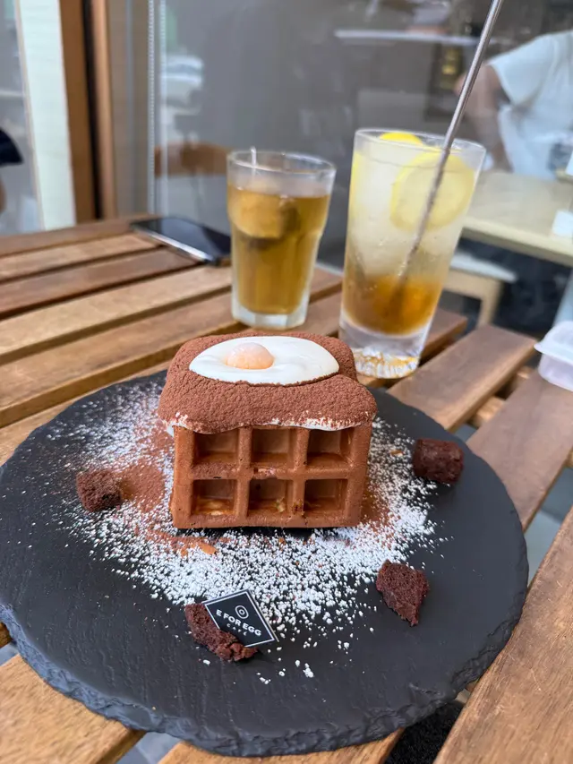 E for Egg 招牌芝士奶蓋窩夫