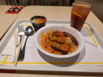 茄子肉酱意粉、冻柠檬茶
送布甸