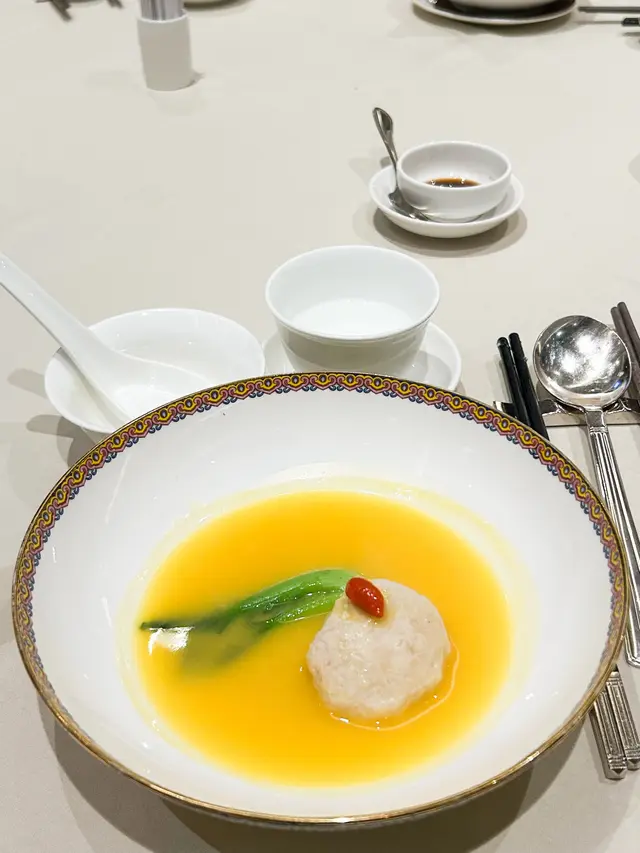 金湯魚肉獅子頭