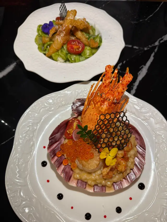 炸九肚魚青醬貓意粉及招牌龍蝦帶子薏米飯