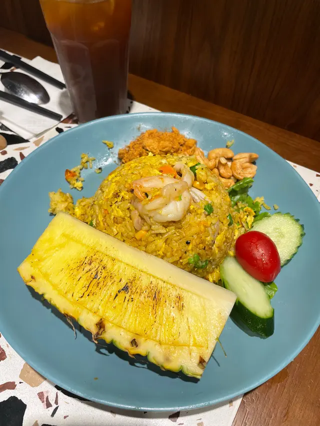原條菠蘿海鮮炒飯