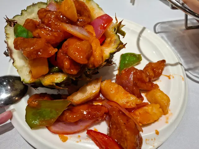 原隻菠蘿咕嚕肉