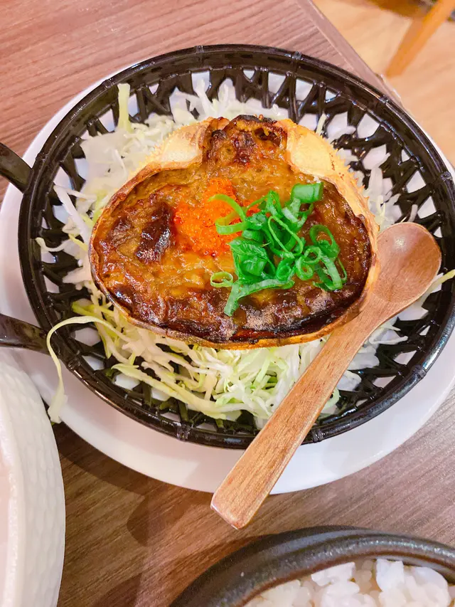 蟹味噌夾螺絲配鱈魚乾