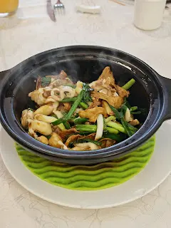 薑蔥炒蟶子皇配煎米粉